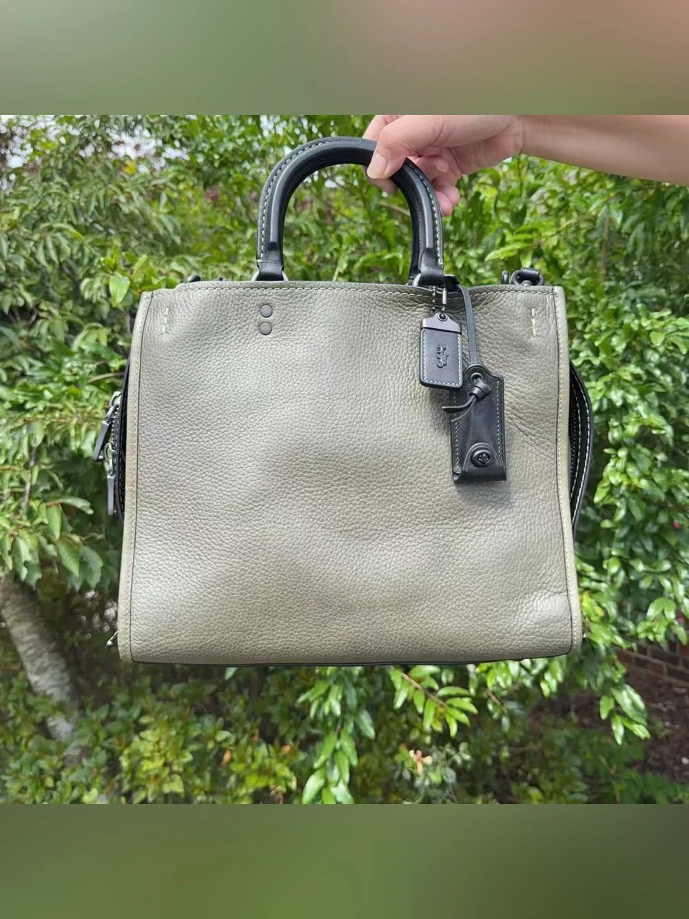 Coach Pebbled Leather Rogue Bag 30 （38124）